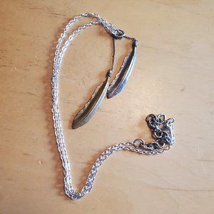 20" Silver Tone Feather Pendant Necklace Artisan